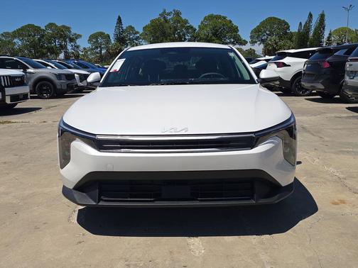 Snow White Pearl 2026 Kia K4 LXS