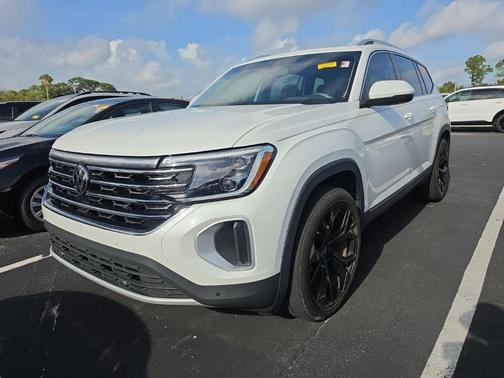 Opal White Pearl Effect 2024 Volkswagen Atlas 2.0T SEL