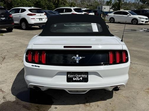 2015 Ford Mustang V6
