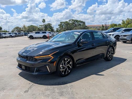 Aurora Black Pearl 2026 Kia K5 EX