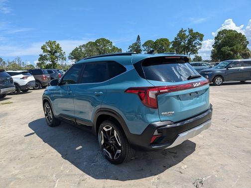 Blue 2025 Kia Seltos SX