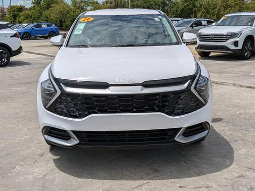 Glacial White Pearl 2024 Kia Sportage EX
