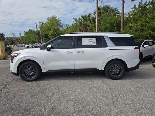 Snow White Pearl 2026 Kia Carnival Hybrid EX