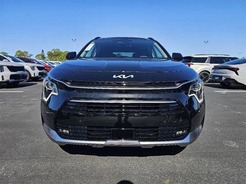2025 Kia Niro SX