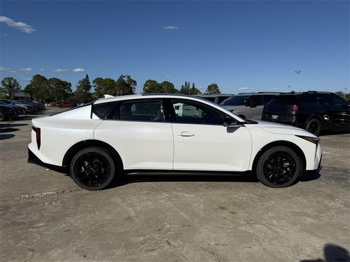 2025 Kia K4 GT-Line Turbo