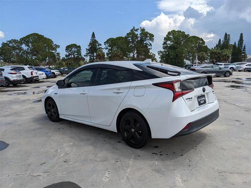 2021 Toyota Prius L
