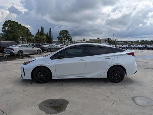 2021 Toyota Prius L