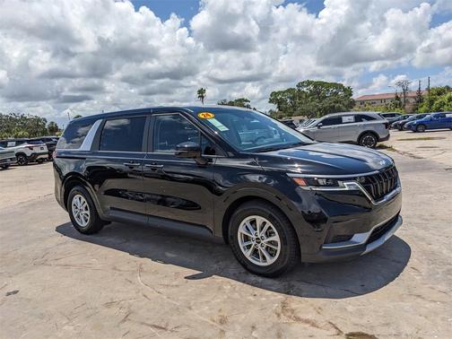 2024 Kia Carnival LX
