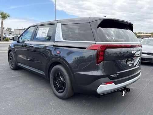 2026 Kia Carnival LXS