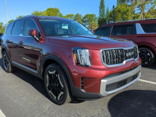 Red 2023 Kia Telluride EX