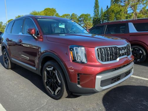 Red 2023 Kia Telluride EX