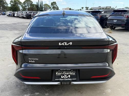 2025 Kia K4 LX