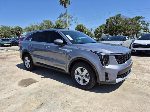 2025 Kia Sorento LX