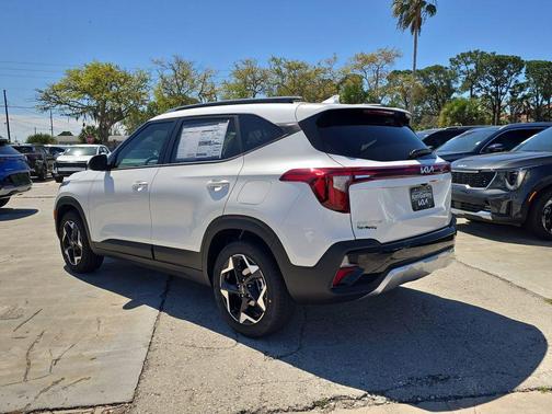 Snow White Pearl 2026 Kia Seltos S