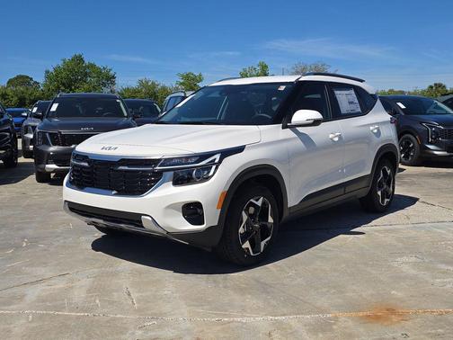 Snow White Pearl 2026 Kia Seltos S