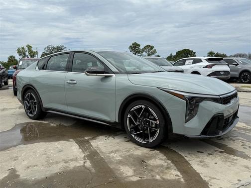 2025 Kia K4 GT-Line