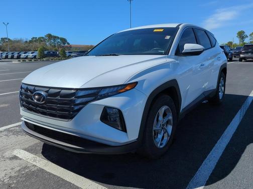 2022 Hyundai TUCSON SE