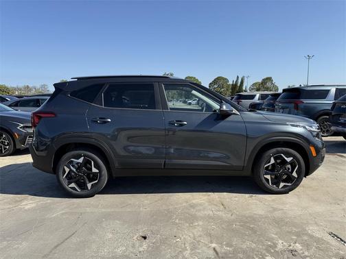 2025 Kia Seltos S