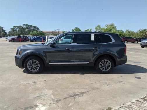 2024 Kia Telluride LX