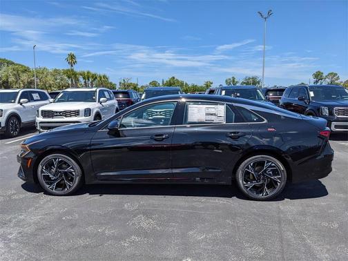 2025 Kia K5 GT-Line