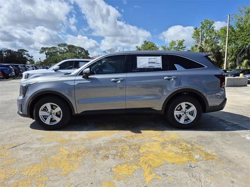 2025 Kia Sorento LX