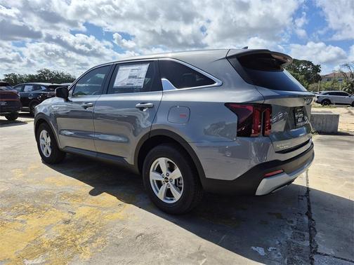 2025 Kia Sorento LX