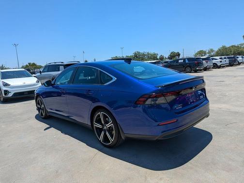 Still Night Pearl 2024 Honda Accord Hybrid Sport
