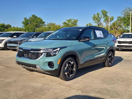 Blue / Black 2026 Kia Seltos S