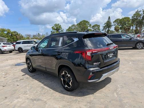 Fusion Orange 2025 Kia Seltos EX