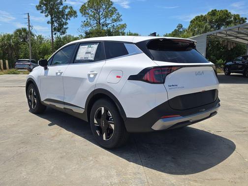 Glacial White Pearl 2026 Kia Sportage LX