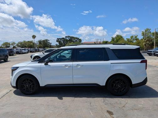 Snow White Pearl 2025 Kia Carnival SX Prestige