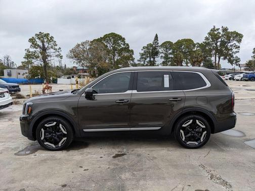 2023 Kia Telluride EX