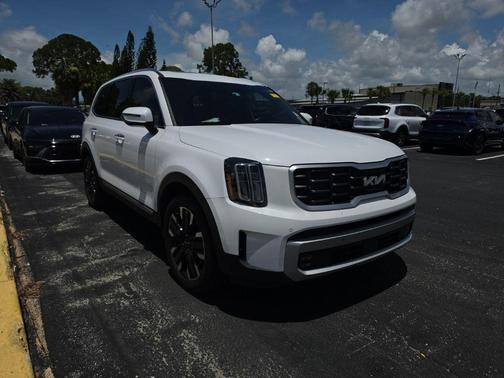 Glacial White Pearl 2024 Kia Telluride SX