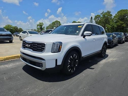 Glacial White Pearl 2024 Kia Telluride SX