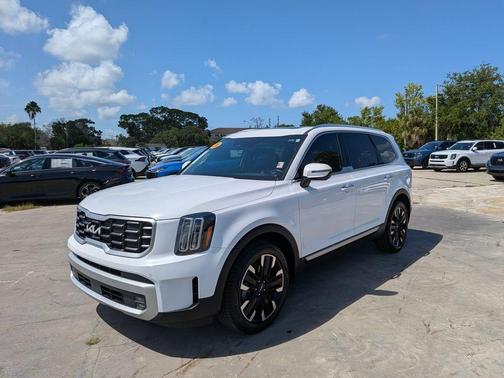 Glacial White Pearl 2024 Kia Telluride SX