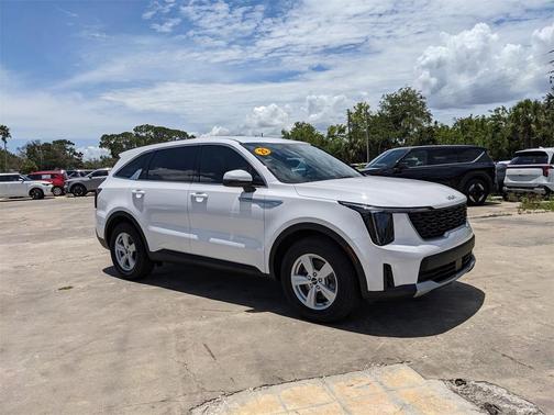 2025 Kia Sorento LX