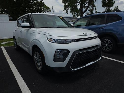 Snow White Pearl 2021 Kia Soul LX
