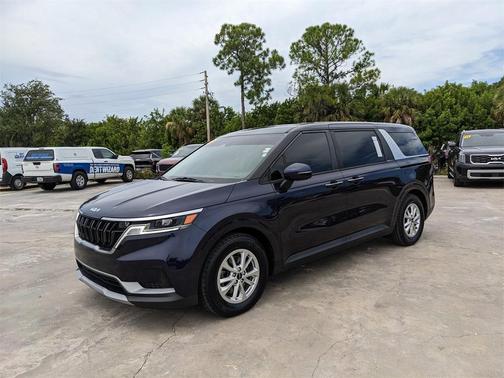 2023 Kia Carnival LX