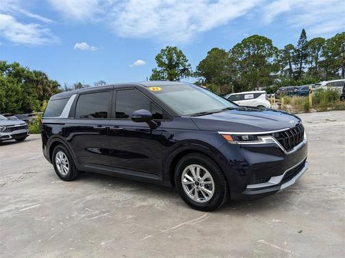 2023 Kia Carnival LX