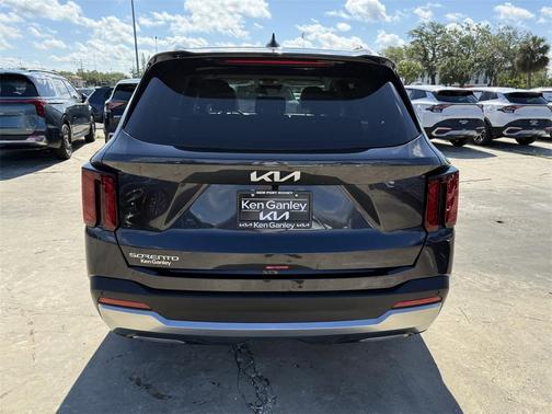 2025 Kia Sorento S