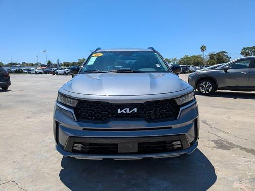 Everlasting Silver 2023 Kia Sorento EX