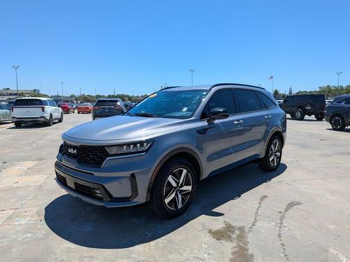 Everlasting Silver 2023 Kia Sorento EX