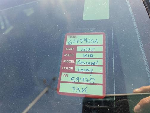 Metal 2022 Kia Carnival LXS