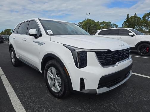2025 Kia Sorento LX