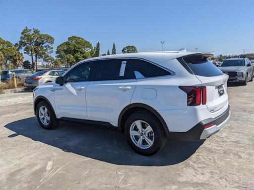 2025 Kia Sorento LX
