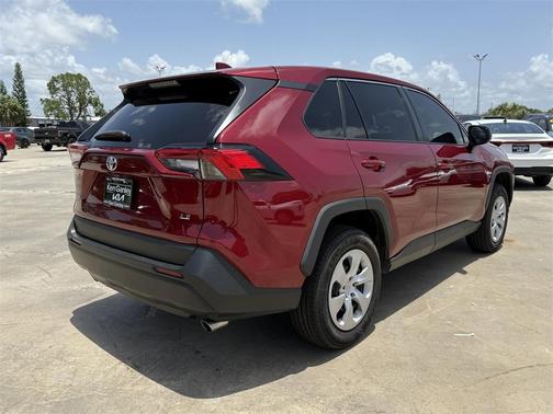 2023 Toyota RAV4 LE
