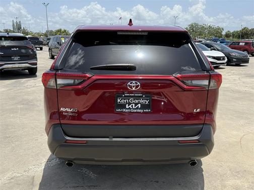 2023 Toyota RAV4 LE