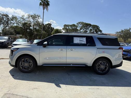 2026 Kia Carnival SX