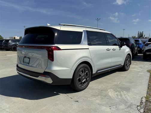 2026 Kia Carnival SX