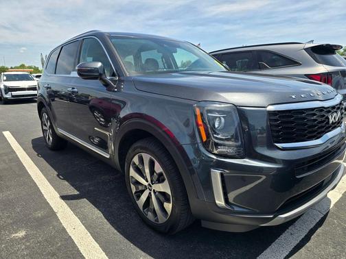 Gravity Gray 2022 Kia Telluride S